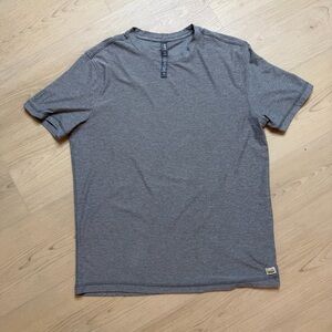 Vuori Men Strato Tech Tee Shirt